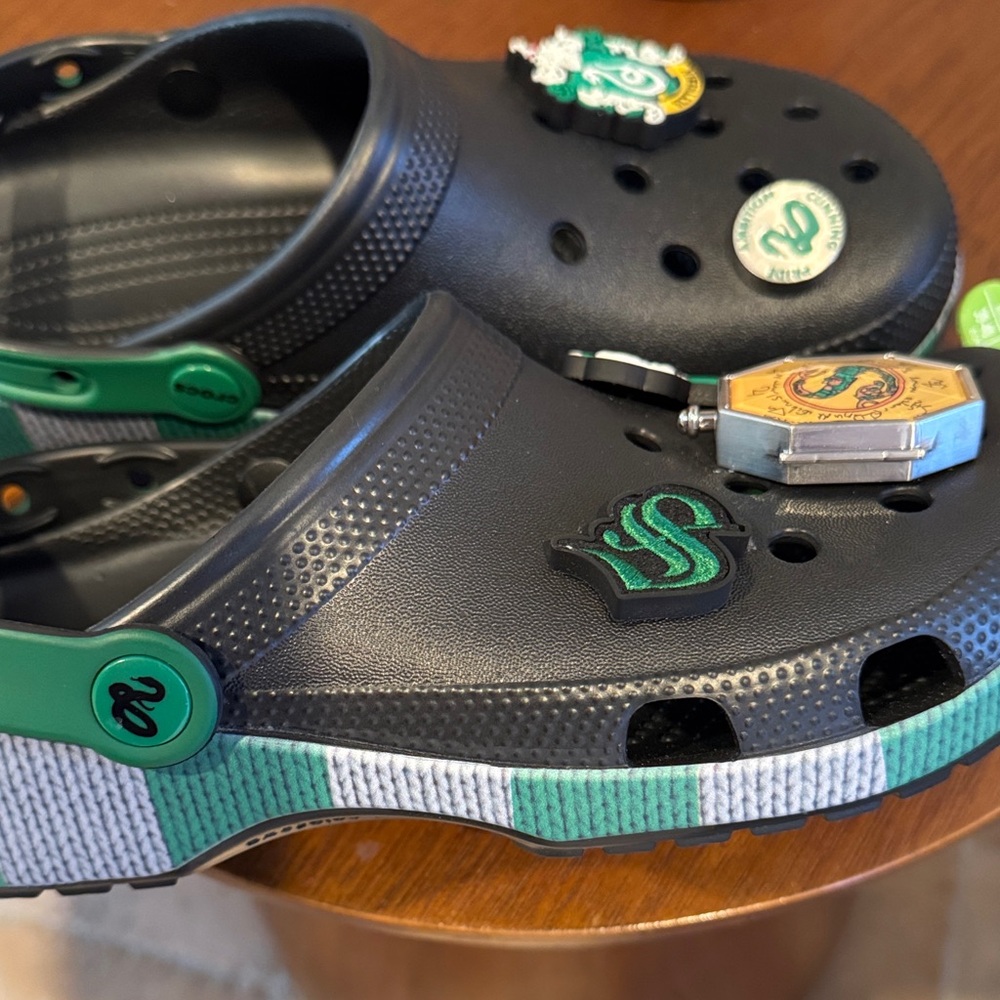 CROCS Black and Green Clogs with Fun Emblems NWOT - Picture 7 of 9